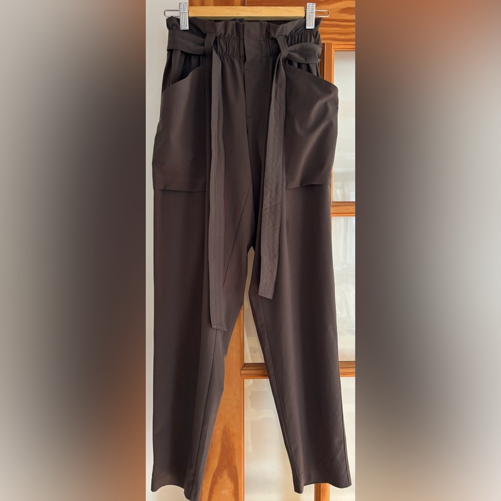 Athleta Skyline Paper Bag Waist Pants Olive Grey size 4